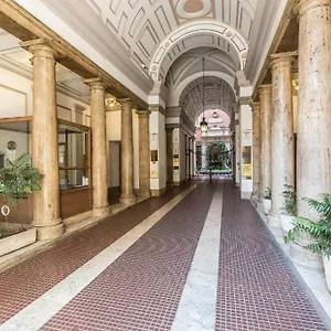 Magnifico Konukevi Roma